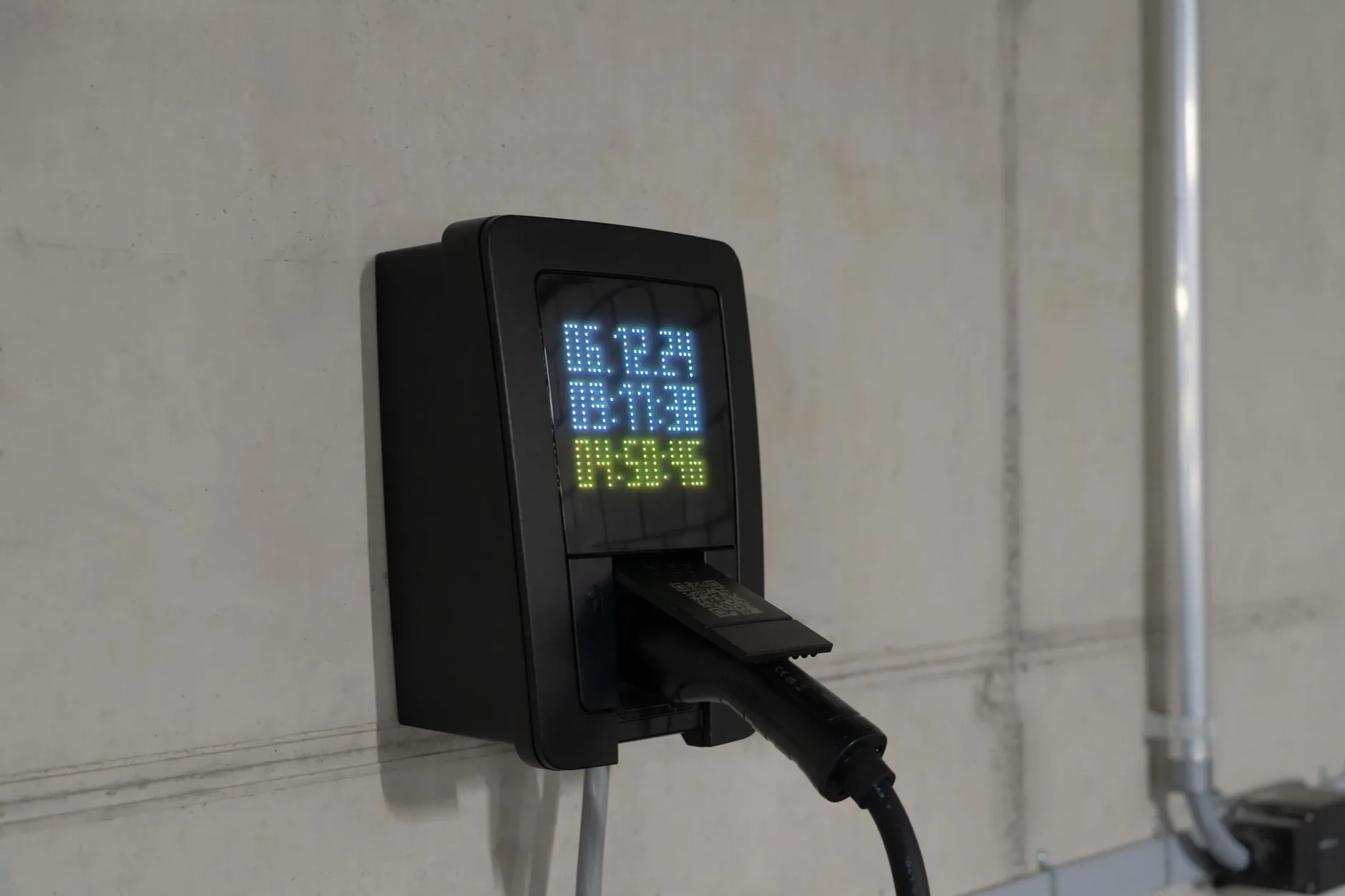 角磨机与切割机在金属加工作业中的差异化应用方案
