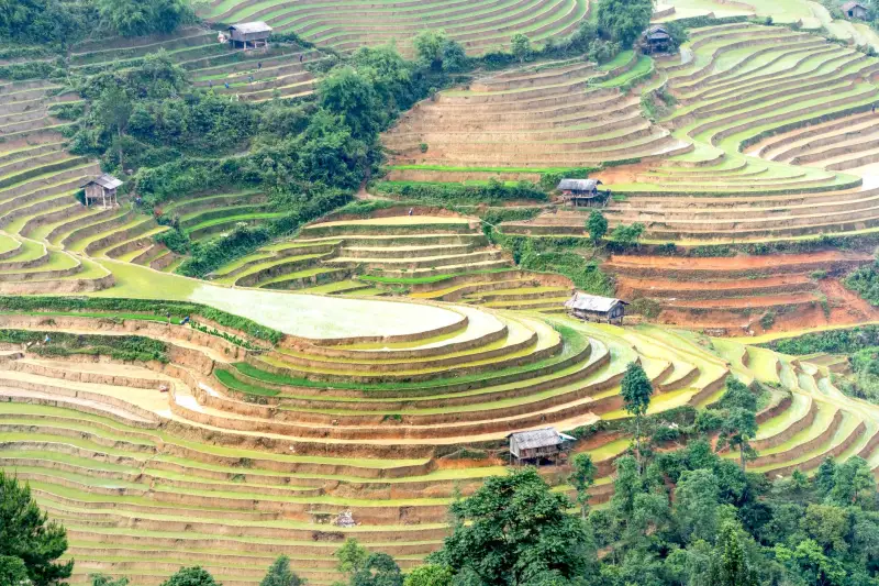 切割机与角磨机在金属加工场景的应用差异对比