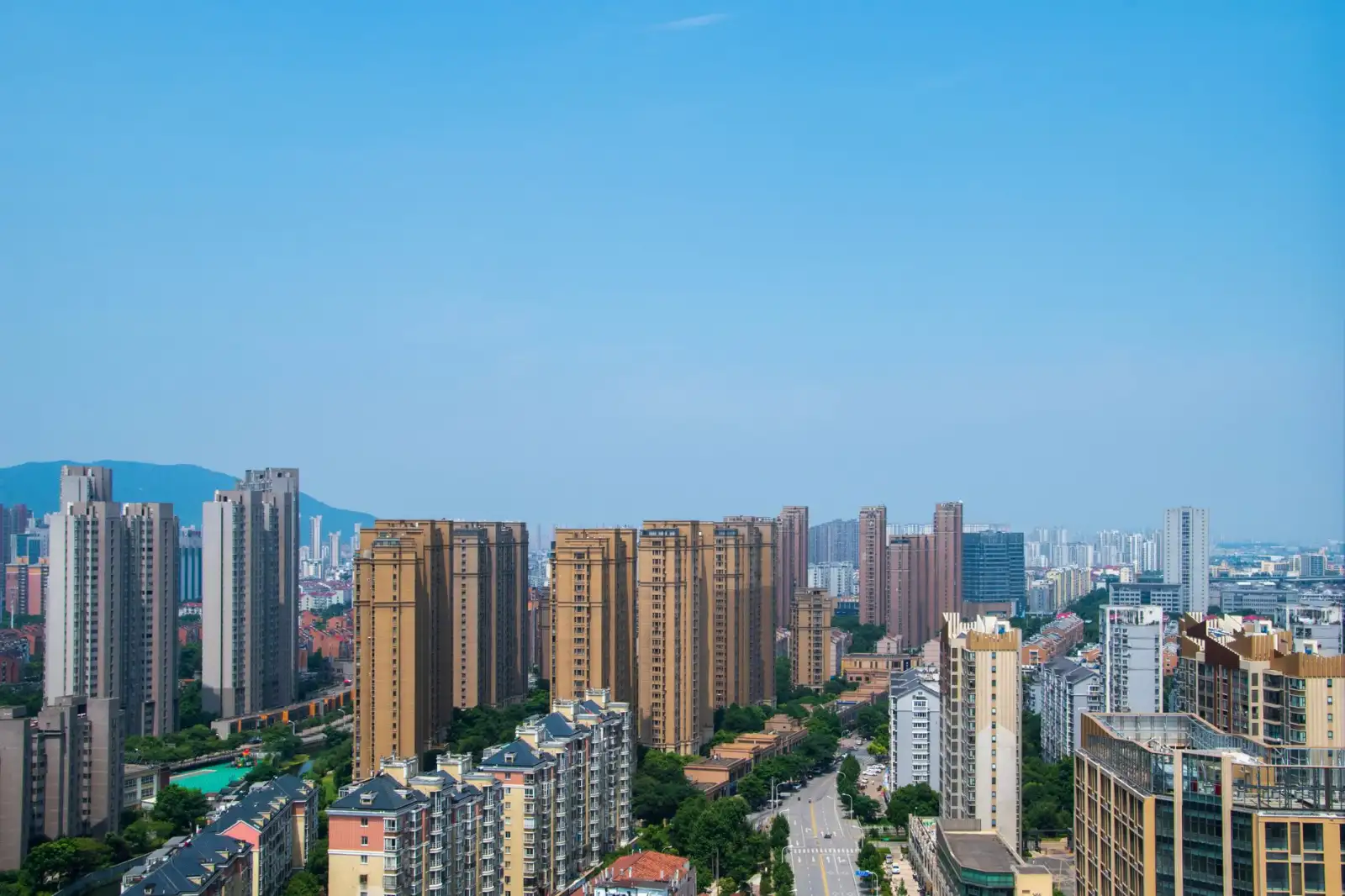 手持电动工具技术升级：安云途电钻与角磨机优势解读