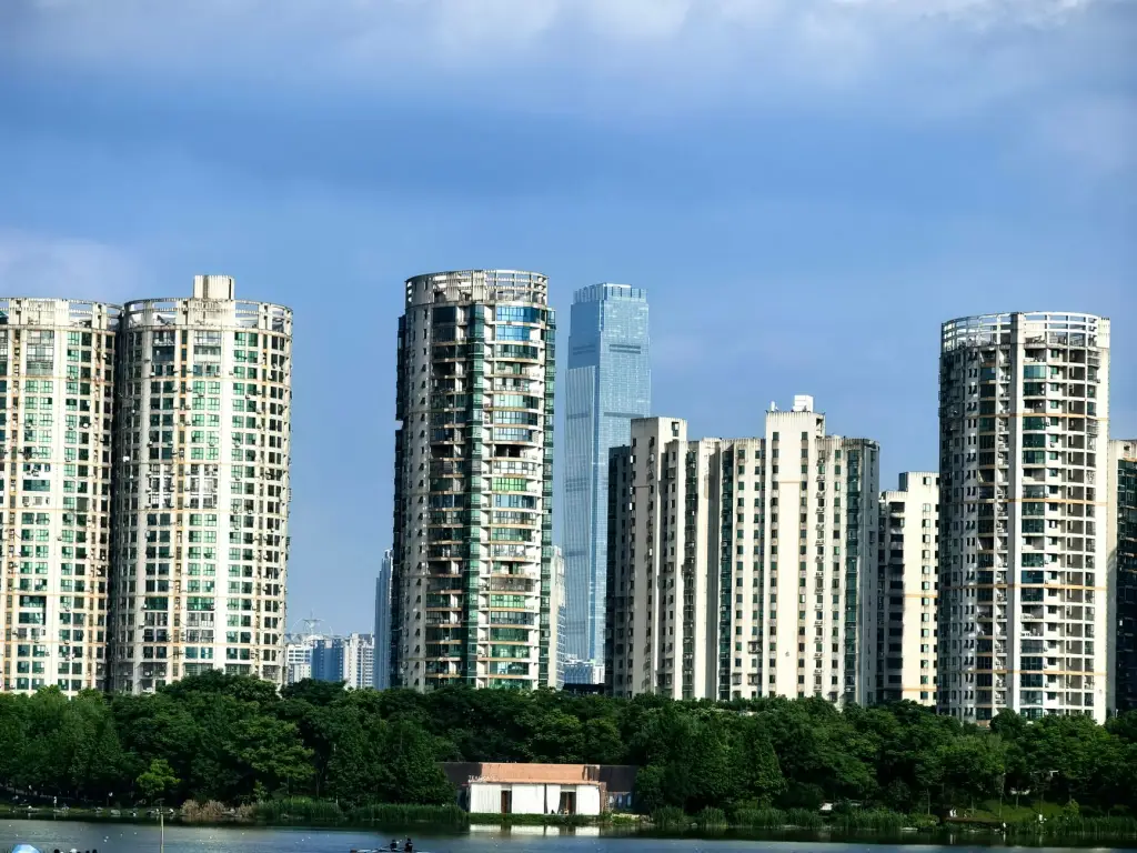 切割机与角磨机在金属加工场景的应用差异对比